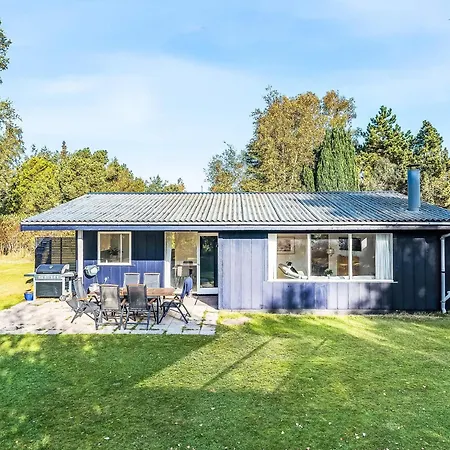 6 Person In Vaeggerlose Bøtø By