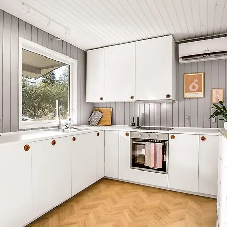 6 Person In Vaeggerlose Bøtø By