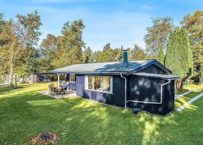 6 Person In Vaeggerlose * Bøtø By