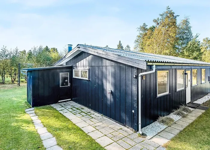 6 Person In Vaeggerlose Vakantiehuis Bøtø By